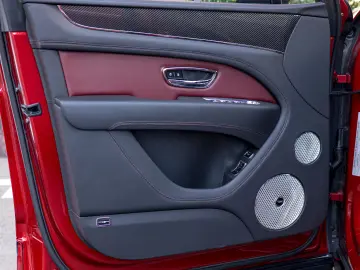 Bentley Bentayga Plug-in Hybrid