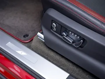 Bentley Bentayga Plug-in Hybrid