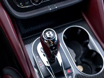 Bentley Bentayga Plug-in Hybrid