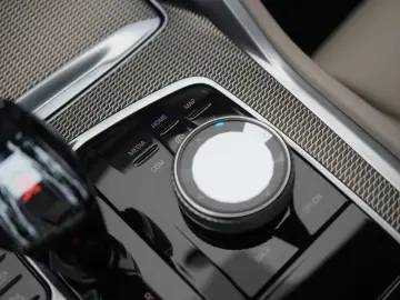 BMW X6 M50 i Leder ACC Kamera HUD H&K Virtual Side