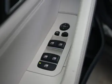 BMW X6 M50 i Leder ACC Kamera HUD H&K Virtual Side