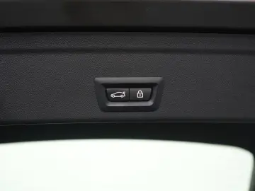 BMW X6 M50 i Leder ACC Kamera HUD H&K Virtual Side