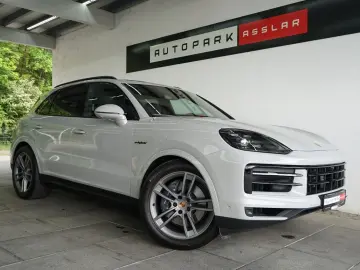 PORSCHE Cayenne E-Hybrid MY25 Kreide Massage Mega-Spec!