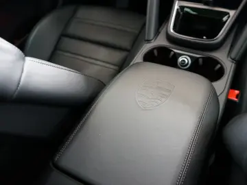 PORSCHE Cayenne E-Hybrid MY25 Kreide Massage Mega-Spec!