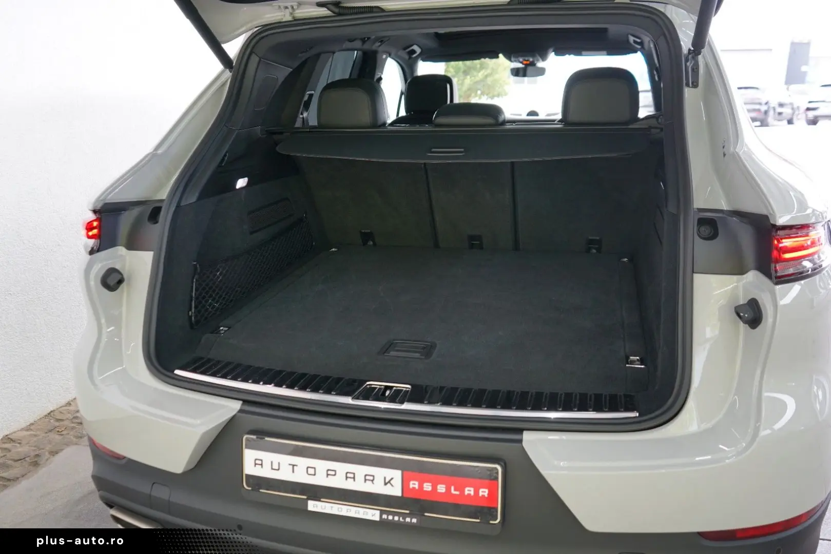 PORSCHE Cayenne E-Hybrid MY25 Kreide Massage Mega-Spec!
