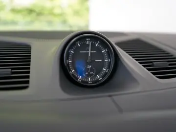 PORSCHE Cayenne E-Hybrid MY25 Kreide Massage Mega-Spec!