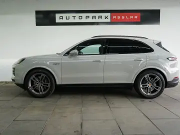 PORSCHE Cayenne E-Hybrid MY25 Kreide Massage Mega-Spec!