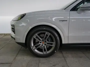 PORSCHE Cayenne E-Hybrid MY25 Kreide Massage Mega-Spec!