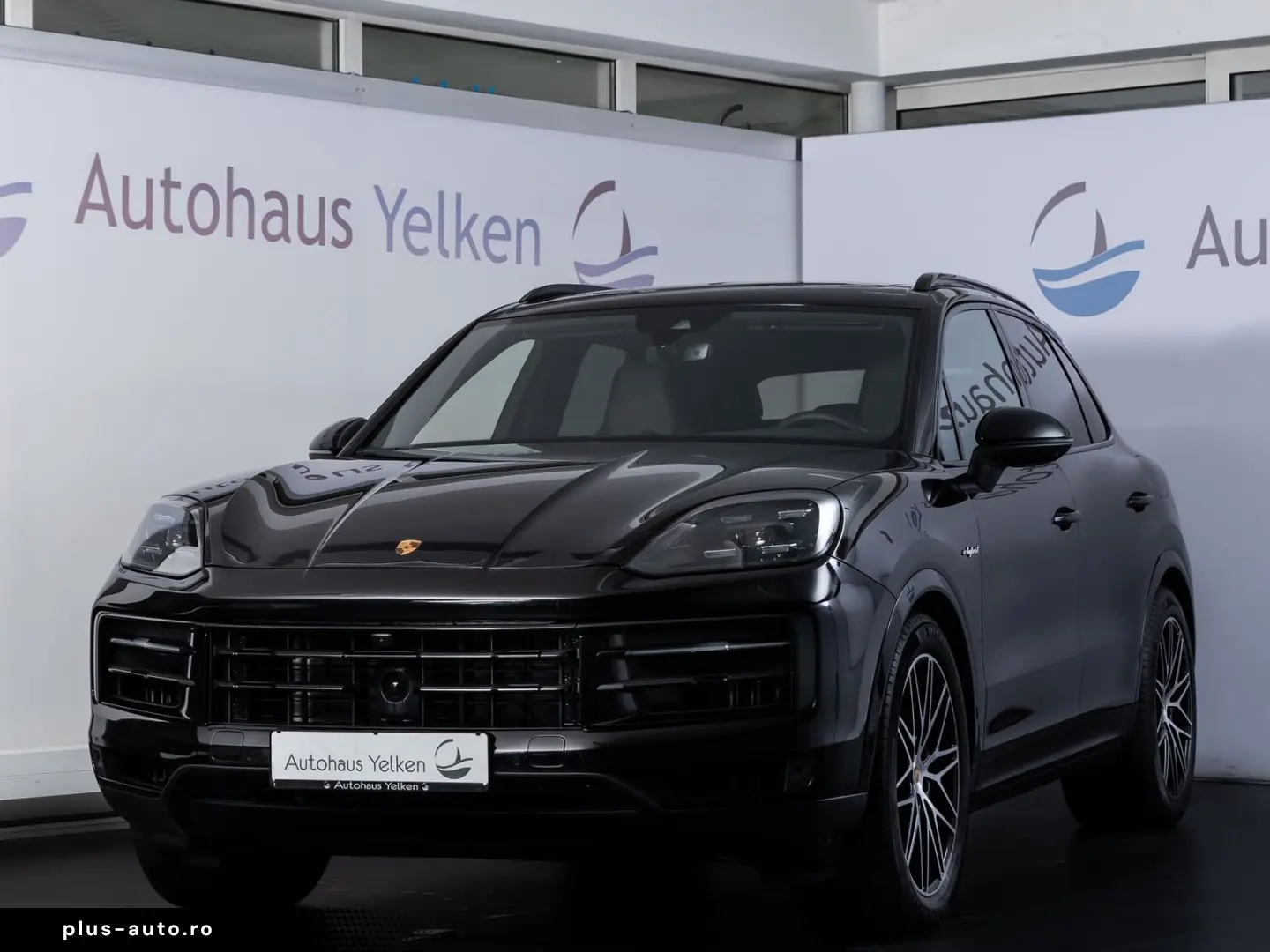 PORSCHE Cayenne E-Hybrid  PANO LUFT BOSE ACC 18-WEGE 21