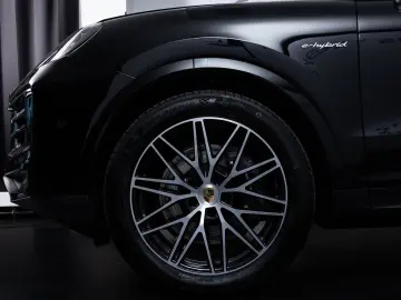 PORSCHE Cayenne E-Hybrid  PANO LUFT BOSE ACC 18-WEGE 21