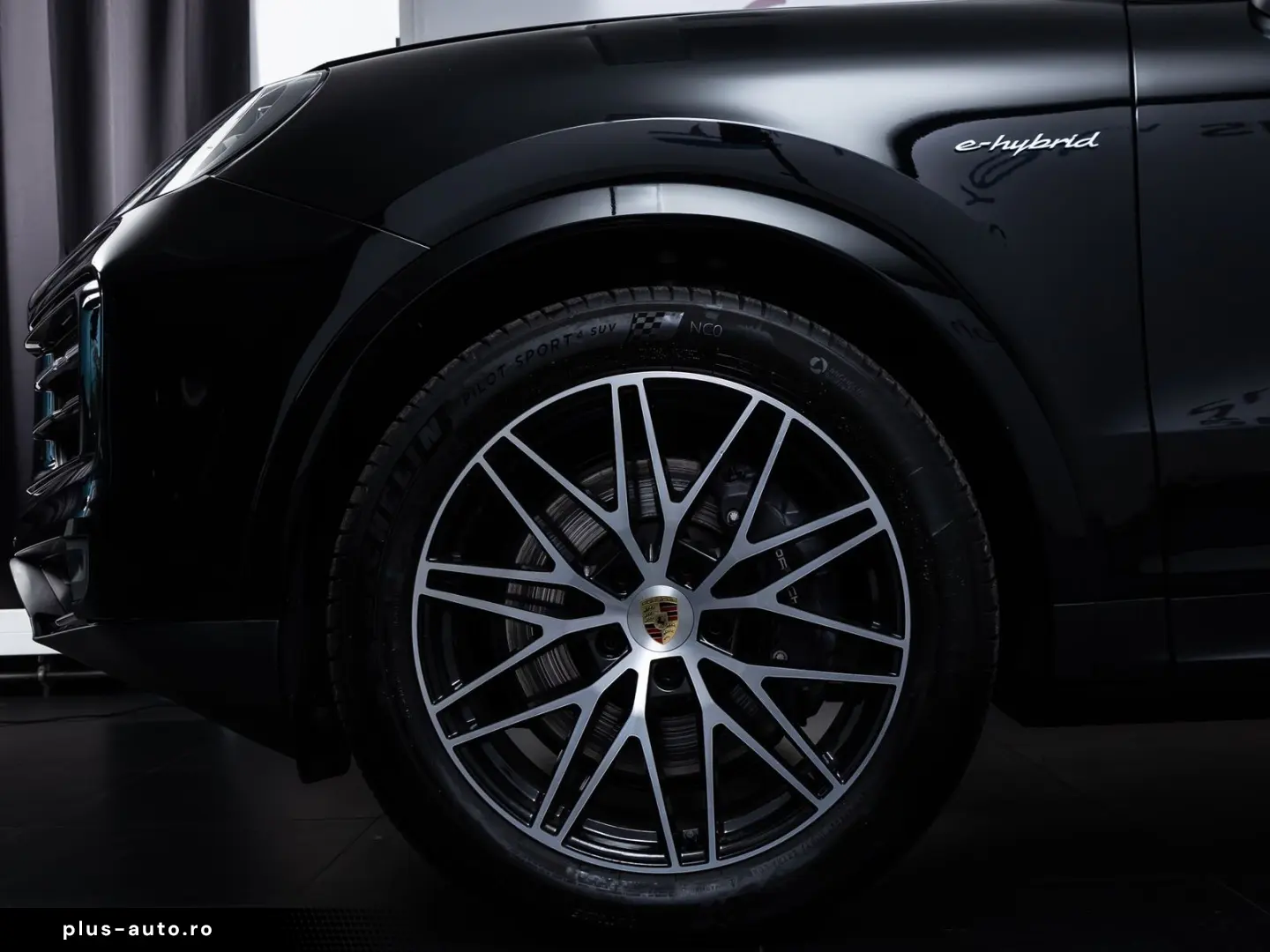 PORSCHE Cayenne E-Hybrid  PANO LUFT BOSE ACC 18-WEGE 21