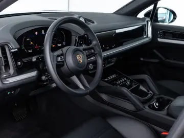PORSCHE Cayenne E-Hybrid  PANO LUFT BOSE ACC 18-WEGE 21