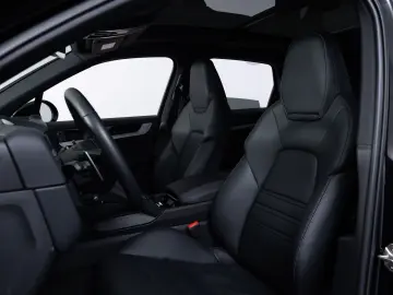 PORSCHE Cayenne E-Hybrid  PANO LUFT BOSE ACC 18-WEGE 21