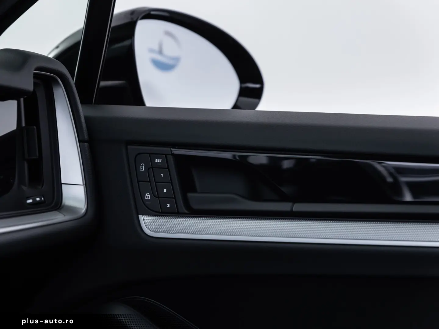 PORSCHE Cayenne E-Hybrid  PANO LUFT BOSE ACC 18-WEGE 21