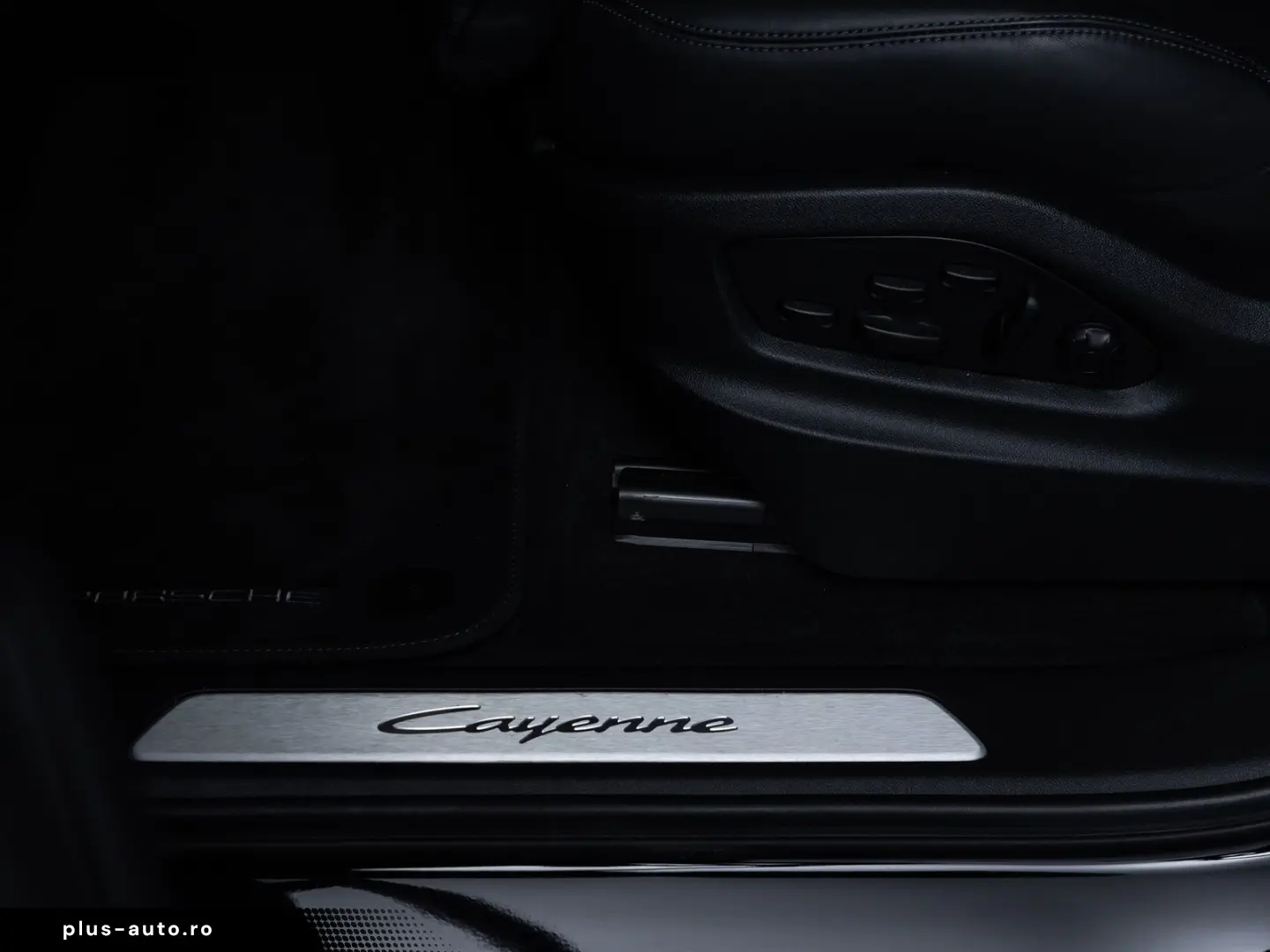 PORSCHE Cayenne E-Hybrid  PANO LUFT BOSE ACC 18-WEGE 21
