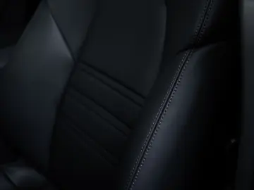 PORSCHE Cayenne E-Hybrid  PANO LUFT BOSE ACC 18-WEGE 21