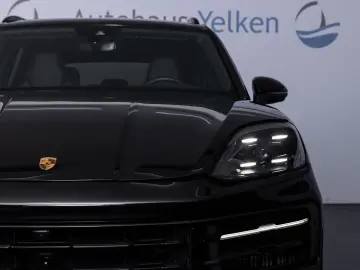 PORSCHE Cayenne E-Hybrid  PANO LUFT BOSE ACC 18-WEGE 21