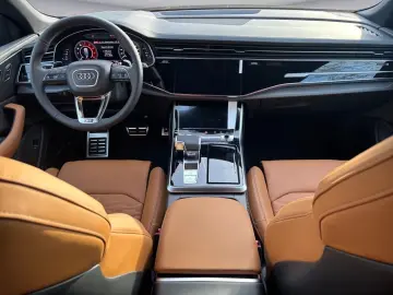 Audi RSQ8 RS Q8 SUV PERFORMANCE