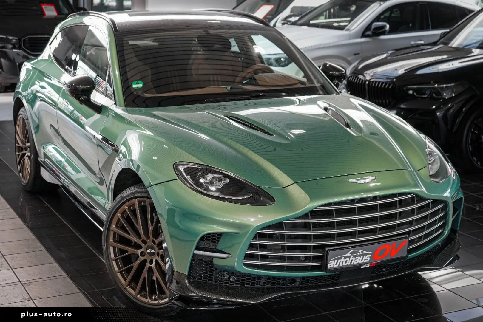 ASTON MARTIN DBX707   Carbonpaket   Copper Bronze   Monotone