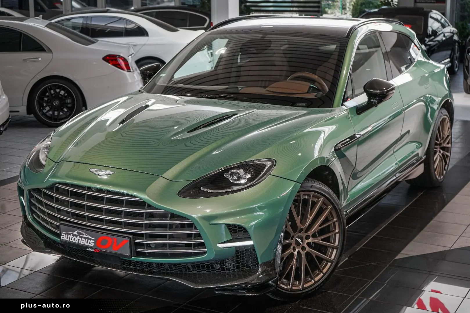 ASTON MARTIN DBX707   Carbonpaket   Copper Bronze   Monotone