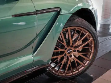 ASTON MARTIN DBX707   Carbonpaket   Copper Bronze   Monotone