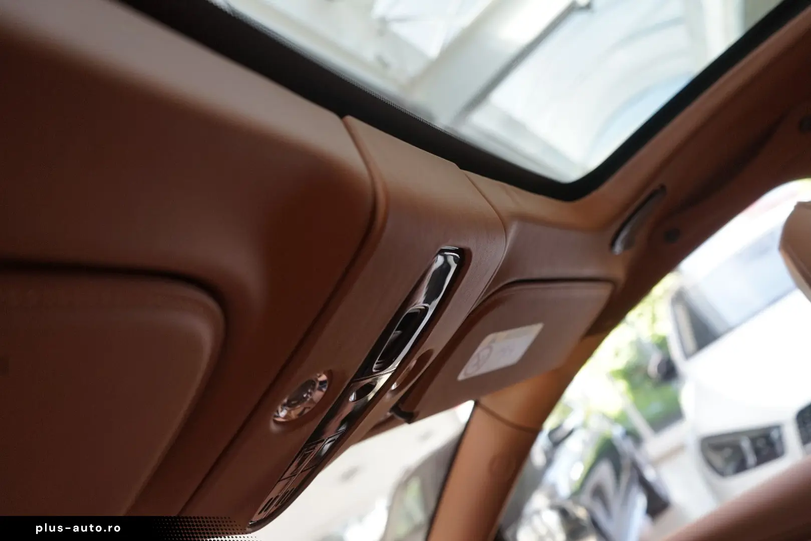 ASTON MARTIN DBX707   Carbonpaket   Copper Bronze   Monotone