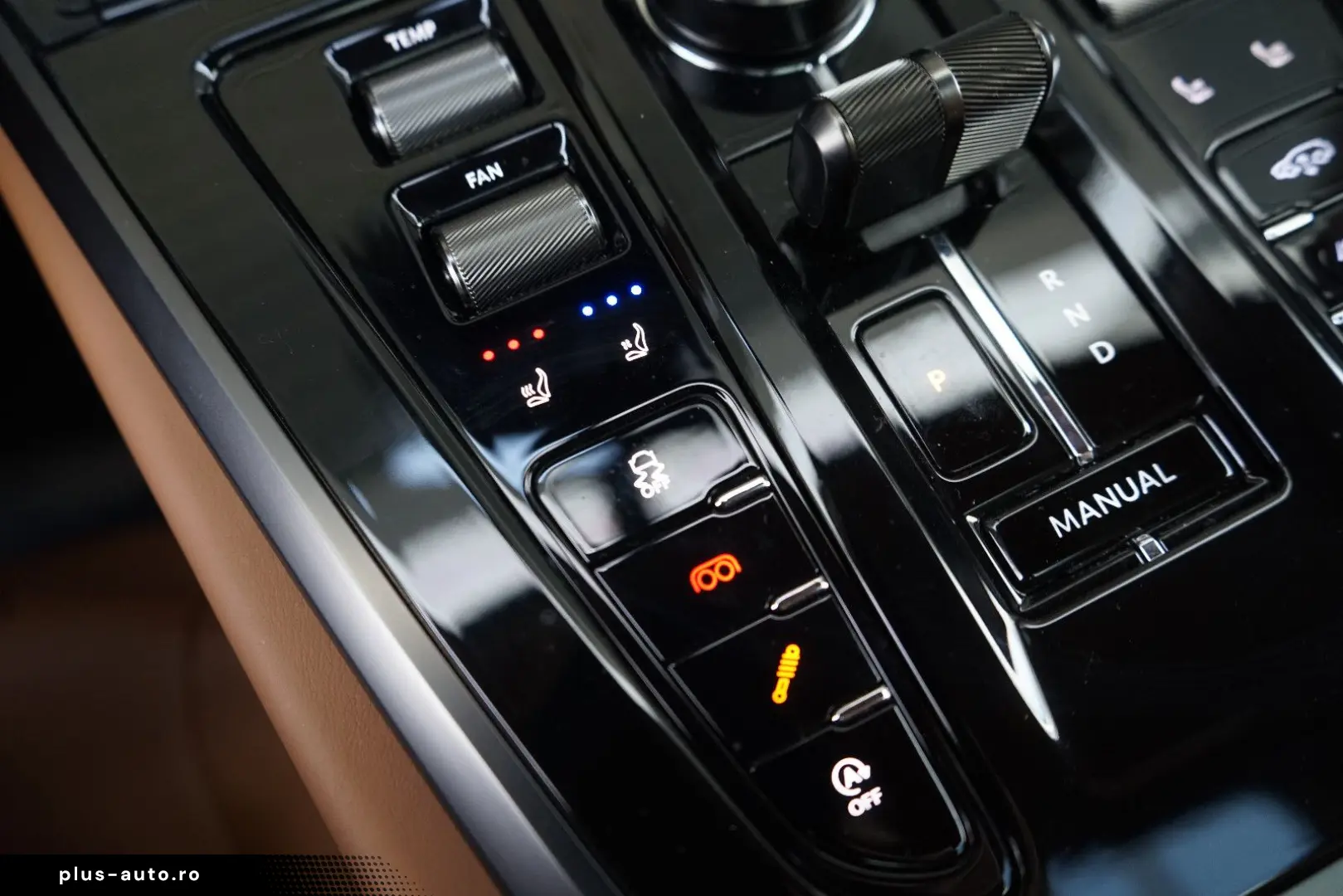ASTON MARTIN DBX707   Carbonpaket   Copper Bronze   Monotone