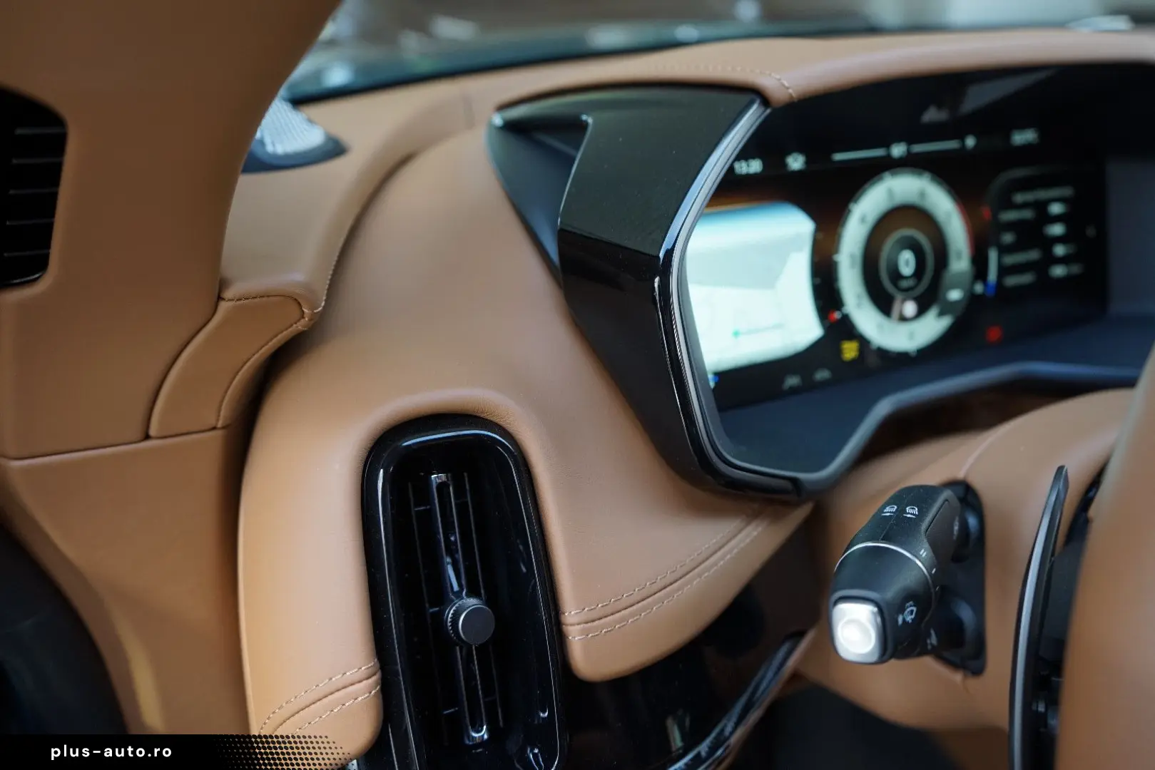 ASTON MARTIN DBX707   Carbonpaket   Copper Bronze   Monotone
