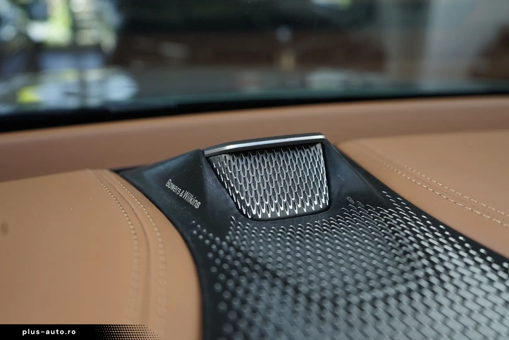 ASTON MARTIN DBX707   Carbonpaket   Copper Bronze   Monotone