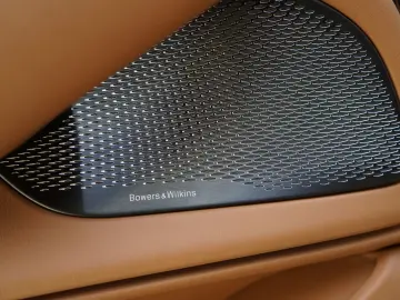 ASTON MARTIN DBX707   Carbonpaket   Copper Bronze   Monotone