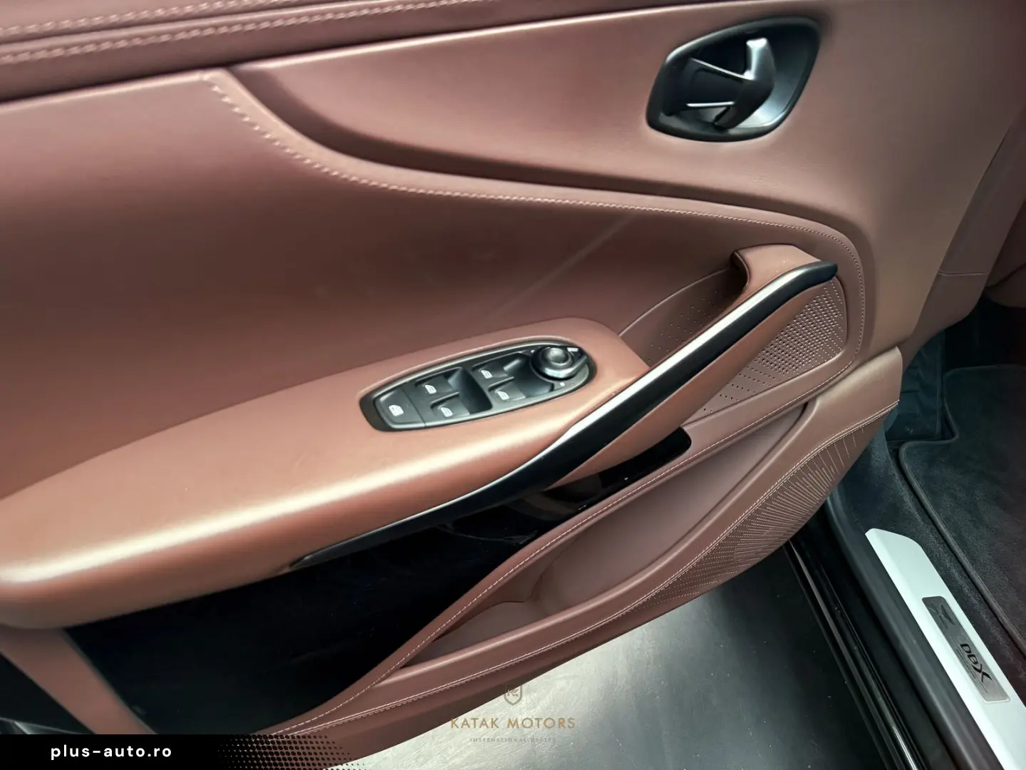 ASTON MARTIN DBX DBX 707 4.0 V8 SPORT PANO 360 LEDER
