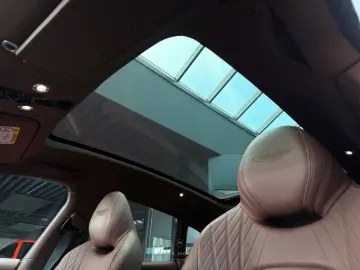 ASTON MARTIN DBX DBX 707 4.0 V8 SPORT PANO 360 LEDER