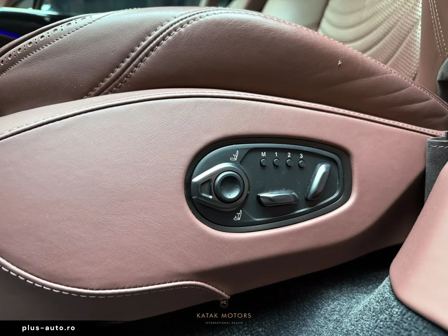ASTON MARTIN DBX DBX 707 4.0 V8 SPORT PANO 360 LEDER