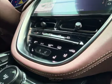 ASTON MARTIN DBX DBX 707 4.0 V8 SPORT PANO 360 LEDER