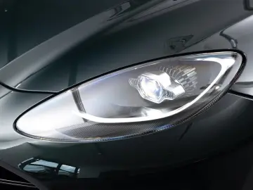 Aston Martin DBX 4.0 V8 707