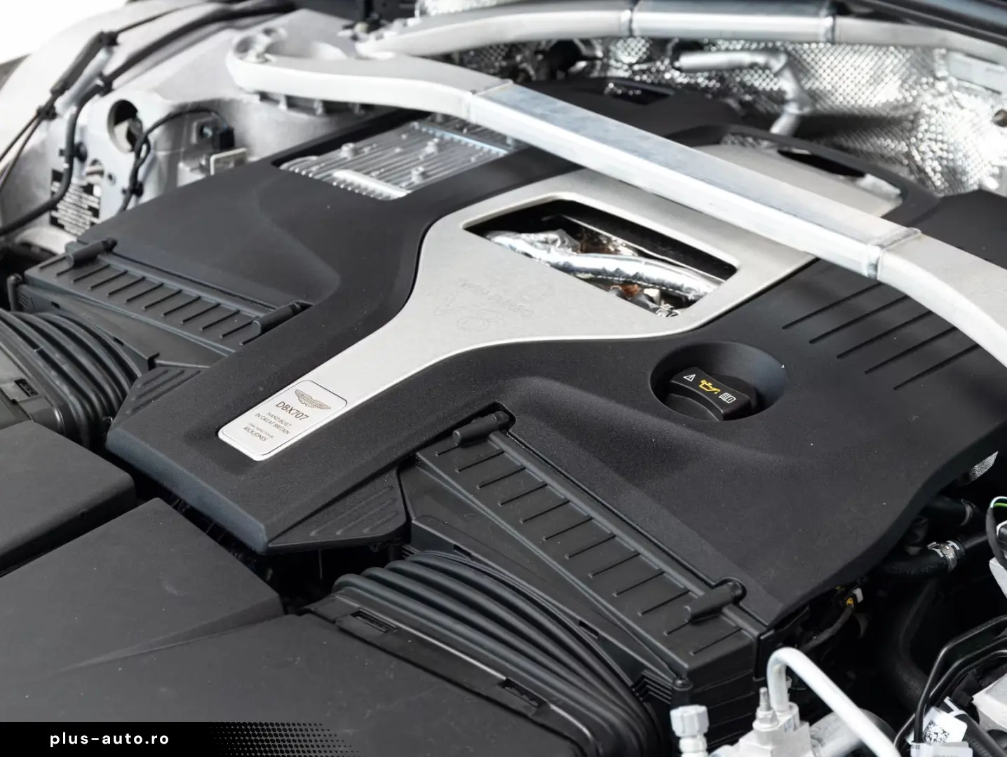 Aston Martin DBX 4.0 V8 707