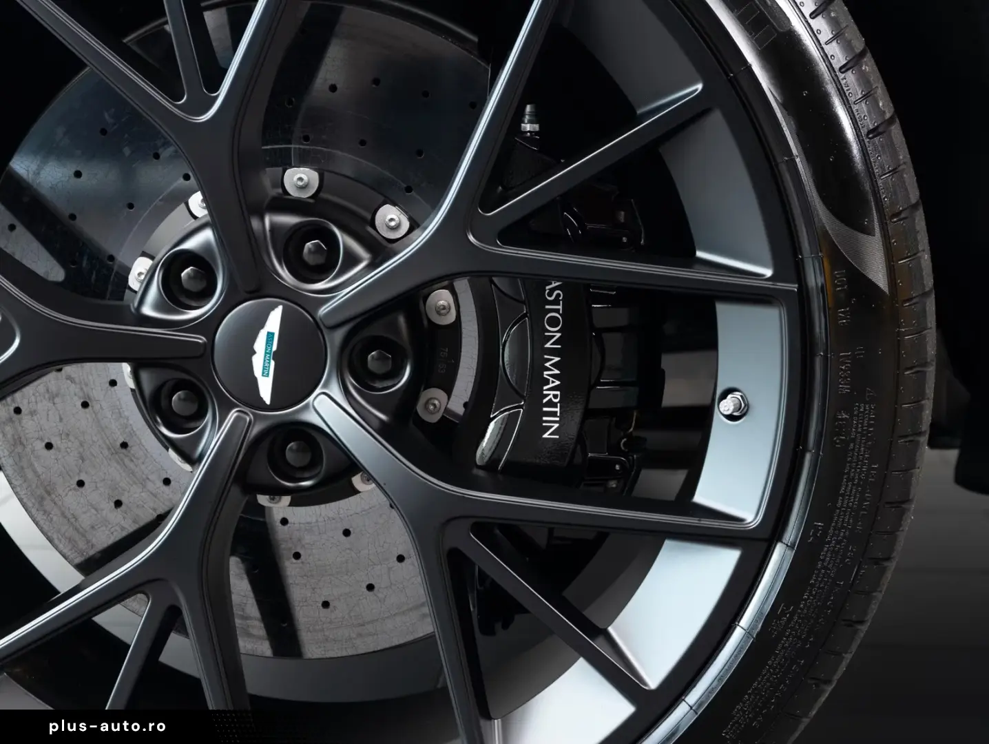 Aston Martin DBX 4.0 V8 707
