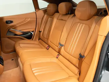 Aston Martin DBX 4.0 V8 707