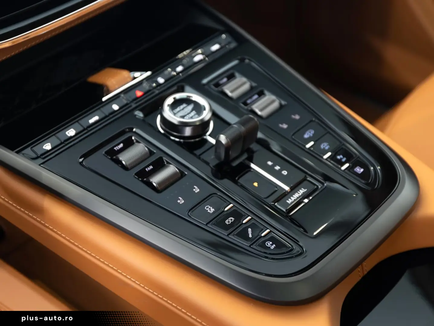 Aston Martin DBX 4.0 V8 707