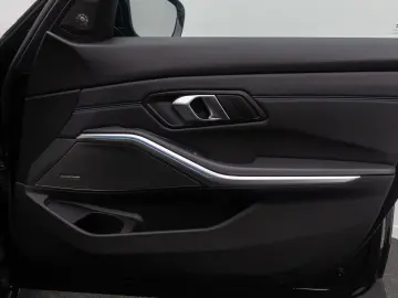 BMW M340i xD H K DAB AHK Panorama 19Zoll WidsDisplay