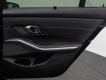 BMW M340i xD H K DAB AHK Panorama 19Zoll WidsDisplay