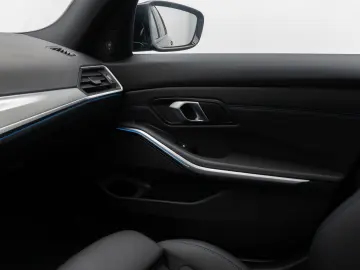 BMW M340i xD H K DAB AHK Panorama 19Zoll WidsDisplay