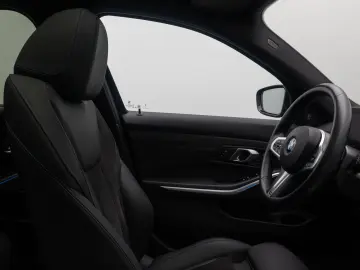 BMW M340i xD H K DAB AHK Panorama 19Zoll WidsDisplay