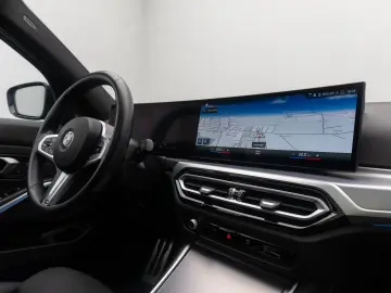 BMW M340i xD H K DAB AHK Panorama 19Zoll WidsDisplay