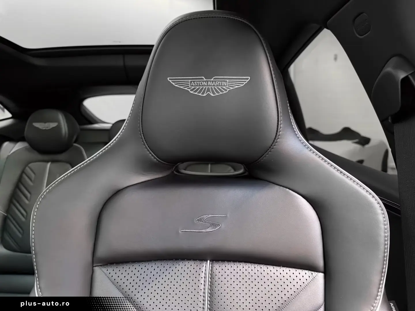 Aston Martin DBX S    NEW MODELYEAR 2026