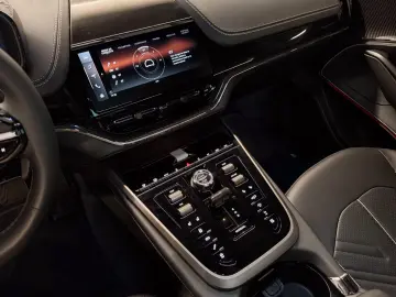 Aston Martin DBX S    NEW MODELYEAR 2026