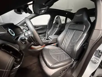 Aston Martin DBX S    NEW MODELYEAR 2026