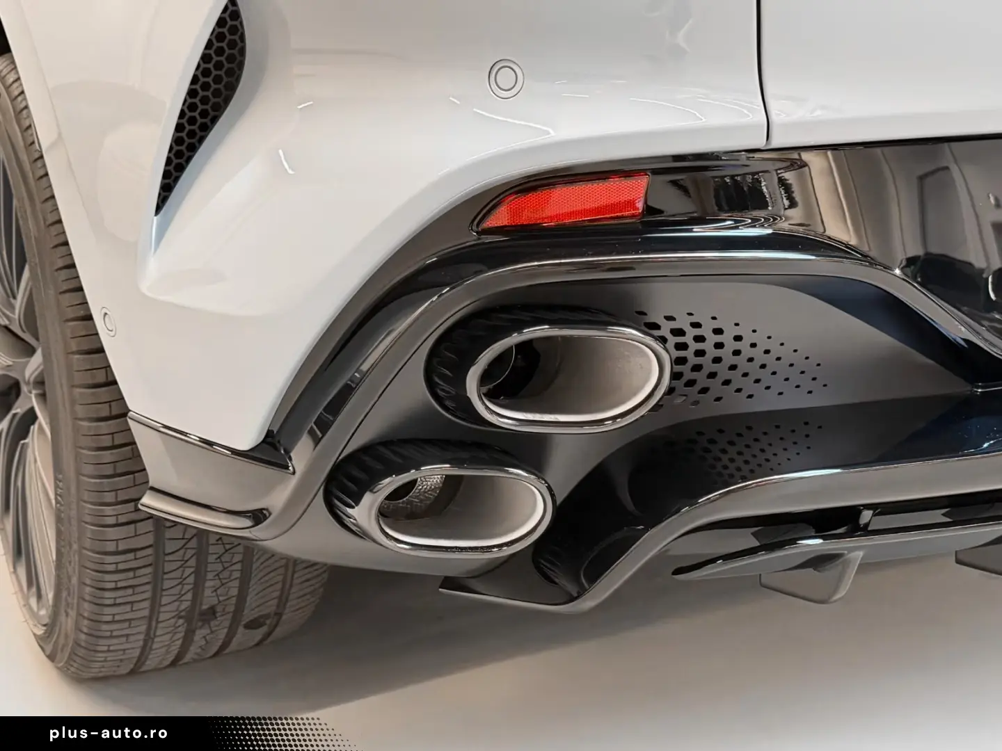 Aston Martin DBX S    NEW MODELYEAR 2026