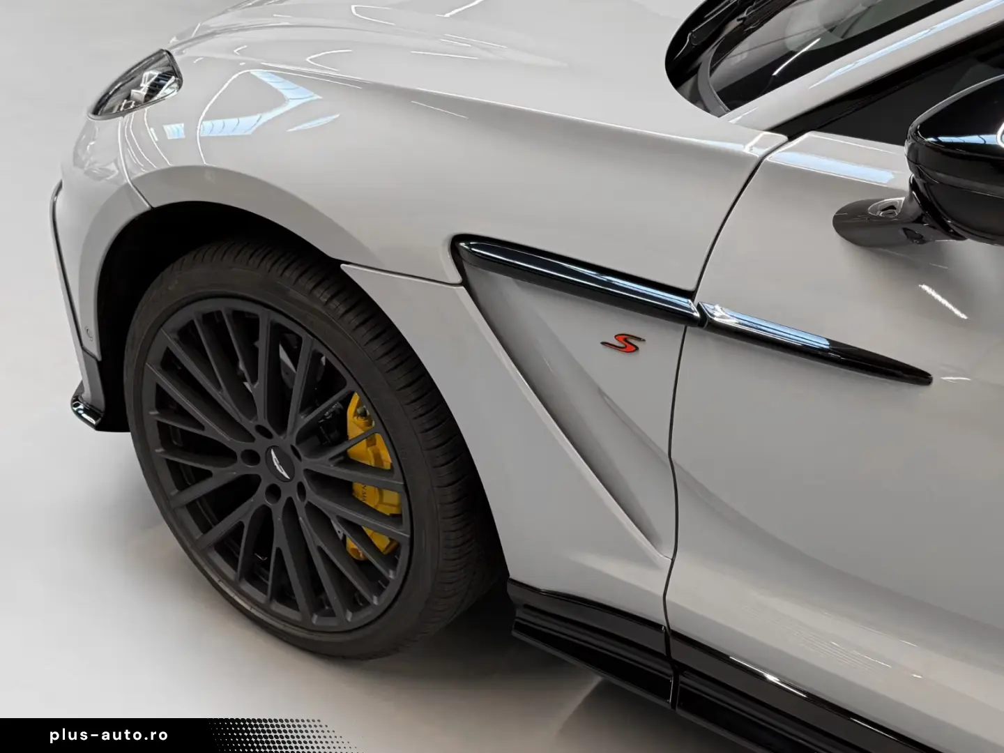 Aston Martin DBX S    NEW MODELYEAR 2026