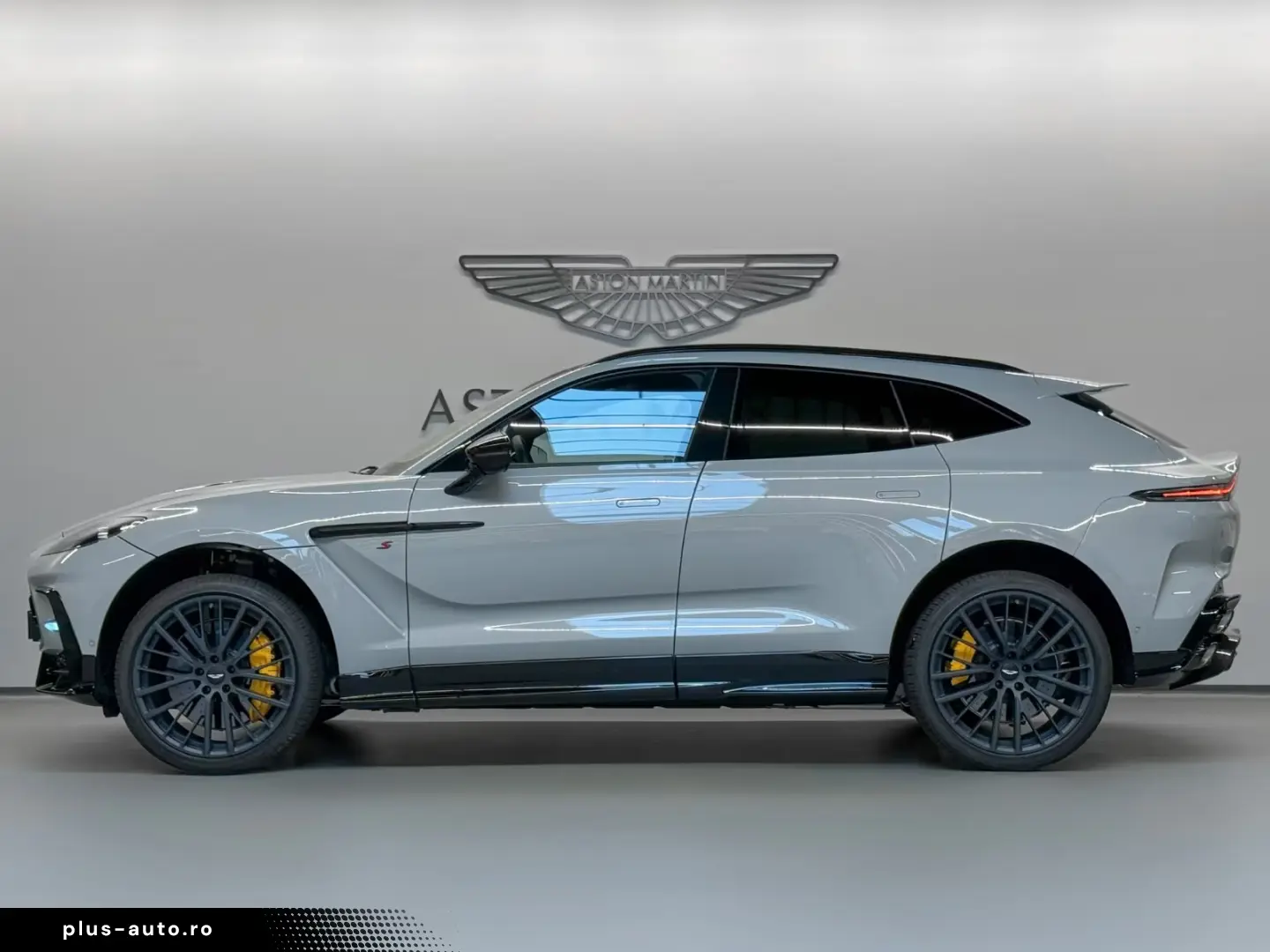 Aston Martin DBX S    NEW MODELYEAR 2026